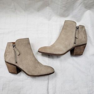 Frye Taupe Suede Leather Judith Ankle Boots Sz 6M